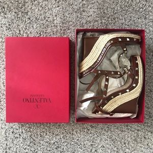 BRAND NEW Valentino Wedges size 40